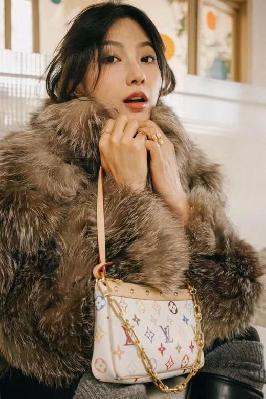 新款现货秒发    驴家白三彩村上隆再版系列PochetteAccessoires手袋链条小包（HH） 商品图3