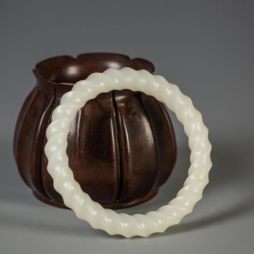 清 玉雕绳纹手镯 商品图4