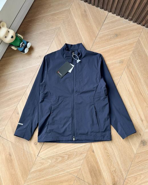 点此购买 lululemon初春男士户外休闲轻薄型户外夹克外套 LL 309878 商品图2