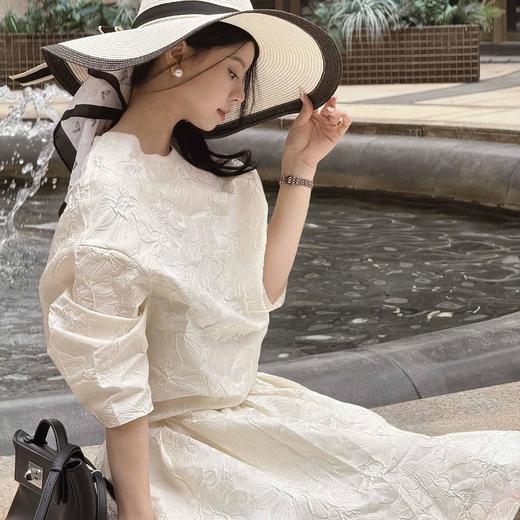 顺丰包邮洛诗琳99750小圆领宽松上衣肌理感阔褶蓬蓬伞裙套装85061 商品图1