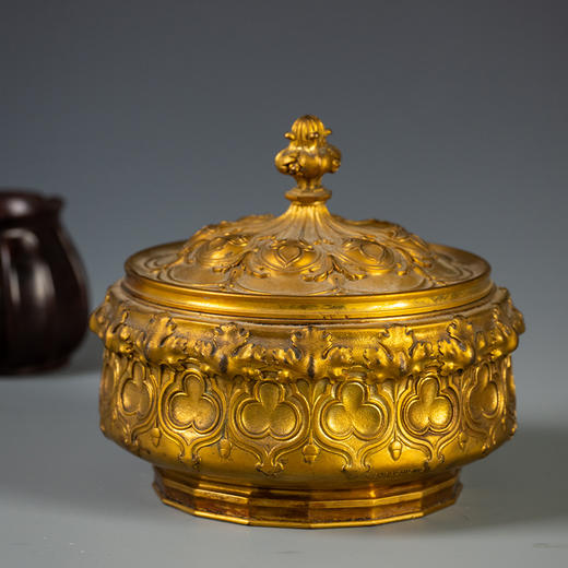 十九世纪 铜鎏金花卉纹西洋盖盒 商品图1