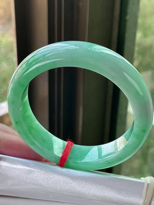 56正圈翡翠手镯 商品图1