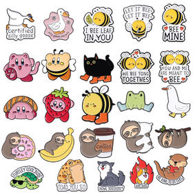 卡通动物蝴蝶猫咪小鸭子呆萌可爱小众设计多款式组合徽章饰品