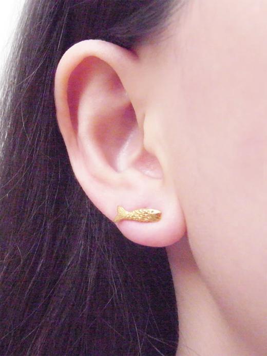 momoko｜4.5x13mm Micro Fish Studs  [耳钉 2色可选] 商品图3