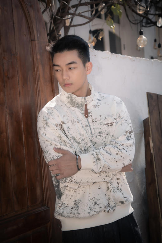 512963239做旧墨迹套头卫衣 商品图1