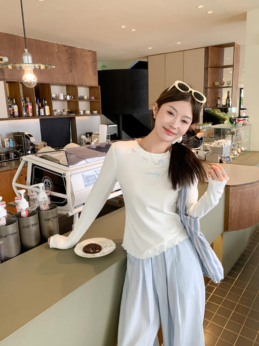 <曾小咸推荐> 蝴蝶结绣花T恤 日常119.99/件 立减60 秒杀59.99/件！！ 商品图1