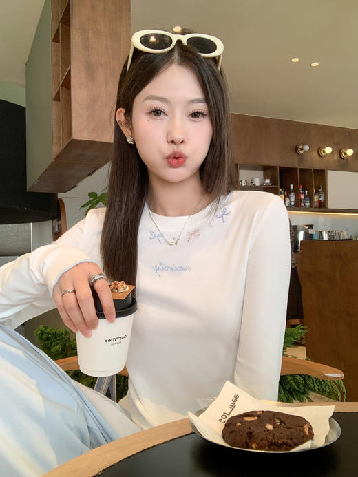 <曾小咸推荐> 蝴蝶结绣花T恤 日常119.99/件 立减60 秒杀59.99/件！！ 商品图5