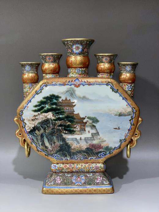 古月轩矾红描金山水亭台楼阁双耳衔环五口鱼形瓶 商品图0