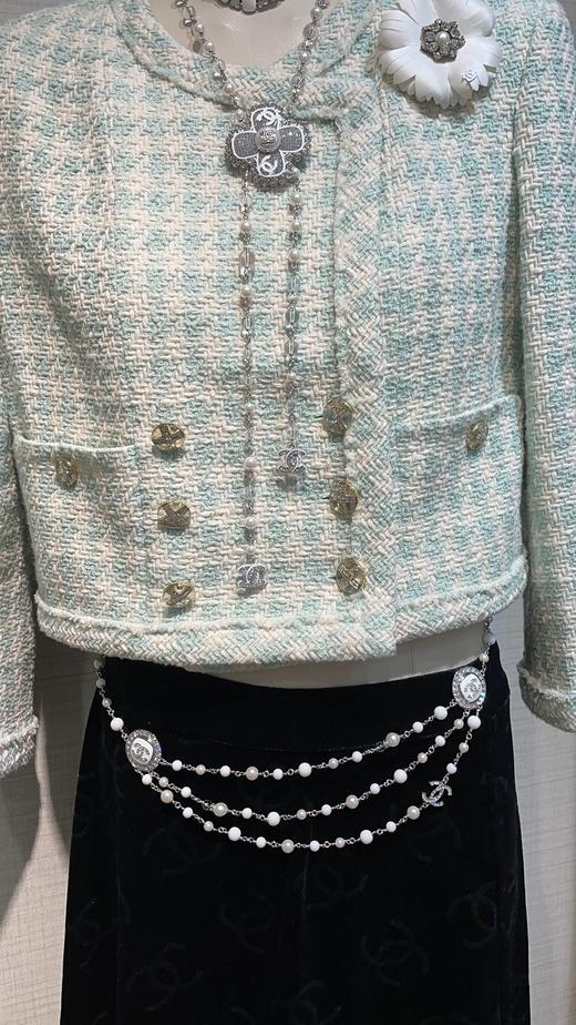 香奶奶 25C新款白色珐琅水钻双C纽扣珍珠三层腰链毛衣链两用款 商品图1