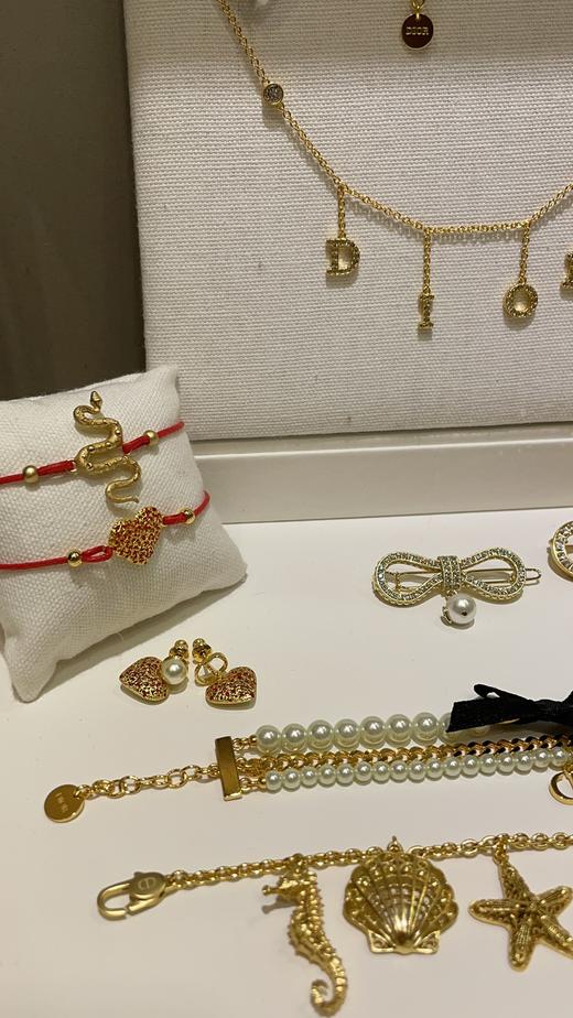 D家 新款金色满钻字母吊坠流苏项链 商品图2