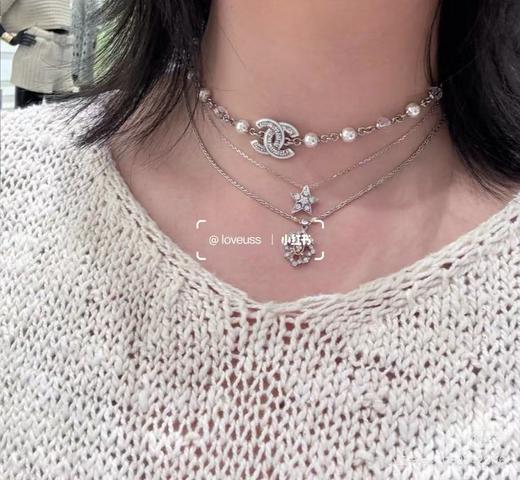 香奶奶 25C新款白色珐琅水钻双C珍珠项链 商品图0