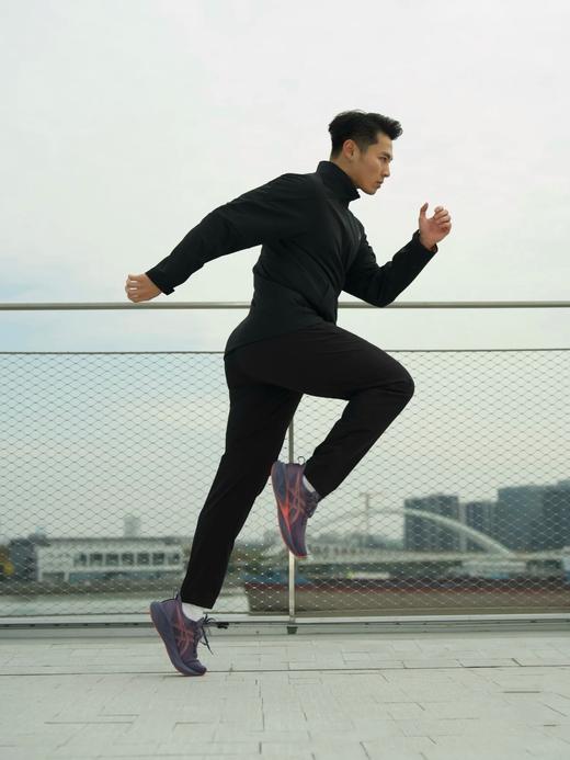 点此购买 亚瑟士Novablast 5代男女款轻量化厚底缓震回弹跑鞋 98 310053 商品图13