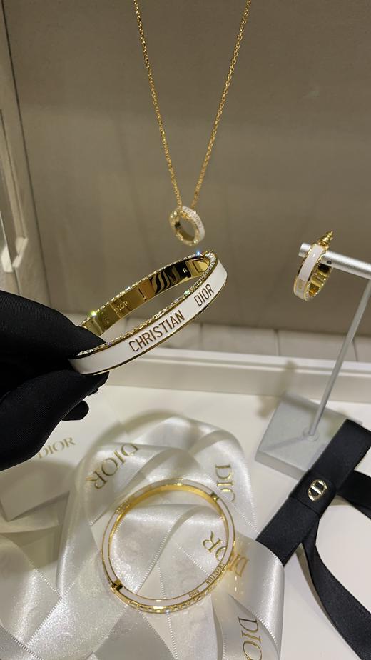 D家 新款Night Code 白色珐琅金色字母排钻手镯 商品图1