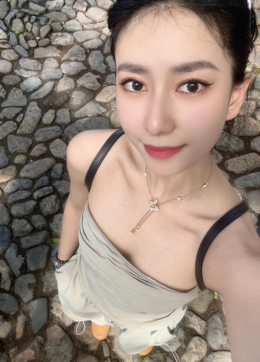 驴家 新款满钻花卉小链条流苏金色项链 商品图0