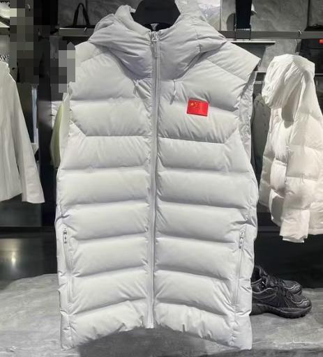 安踏冠军全天候系列2024冬男士修身立领防泼水羽绒马甲152440906 商品图1