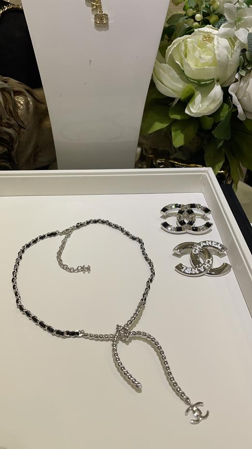 香奶奶 25C新款银色双C吊坠麻花打结皮穿链项链choker 商品图2