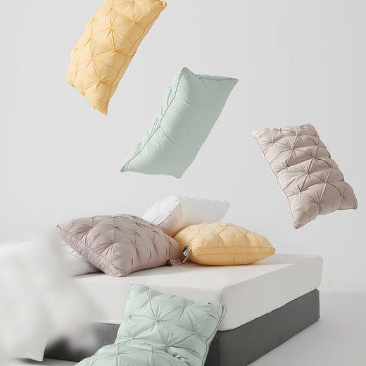 【品牌直发】加倍生活  扭花面包枕 高弹蓬松  轻柔透气 立体包边 商品图1