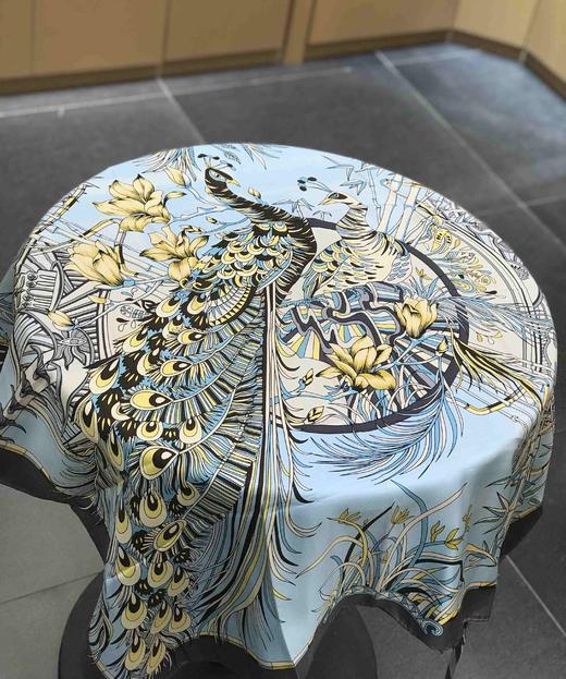 优品堂『风姿绰约』90×90斜纹绸桑蚕丝方巾 商品图1