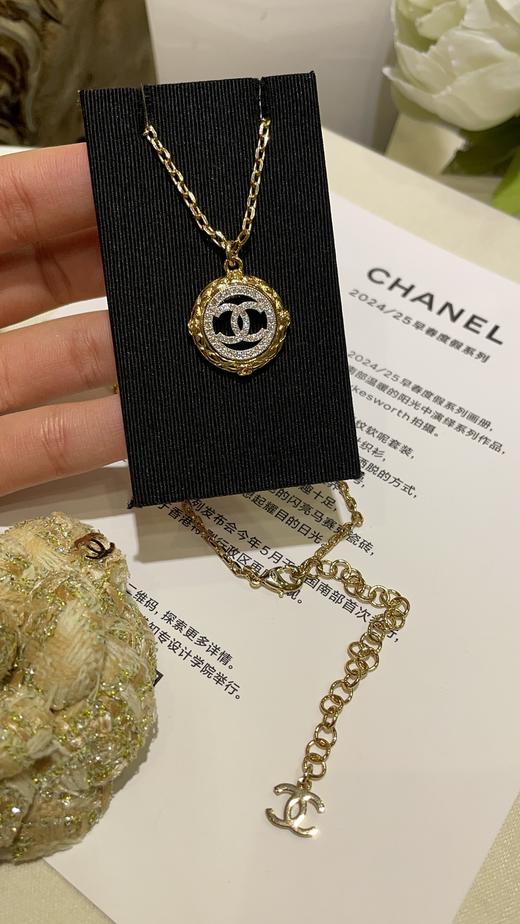 香奶奶 25C新款银色满钻双C镂空圆环金色菱格纹项链 商品图1