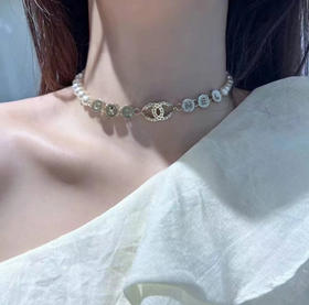 香奶奶 24B新款镂空字母水钻双C珍珠项链浅金色