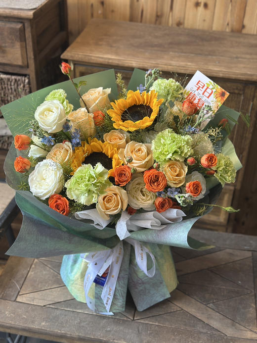 插花泥花束 半开放式圆形花束 商品图2