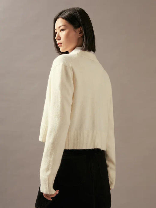 CK 毛衣女  J224803-YBI . 商品图5