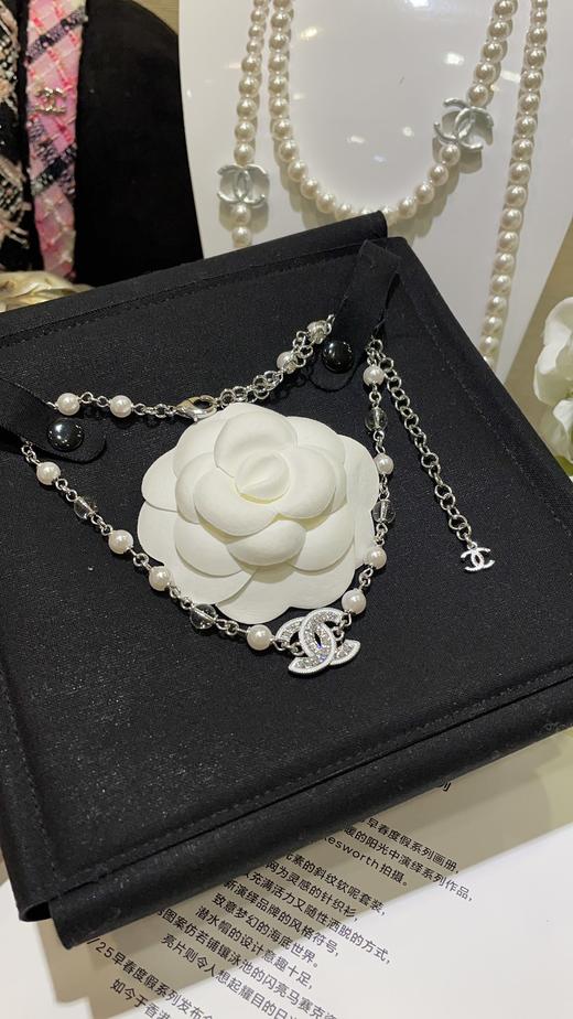 香奶奶 25C新款白色珐琅水钻双C珍珠项链 商品图1