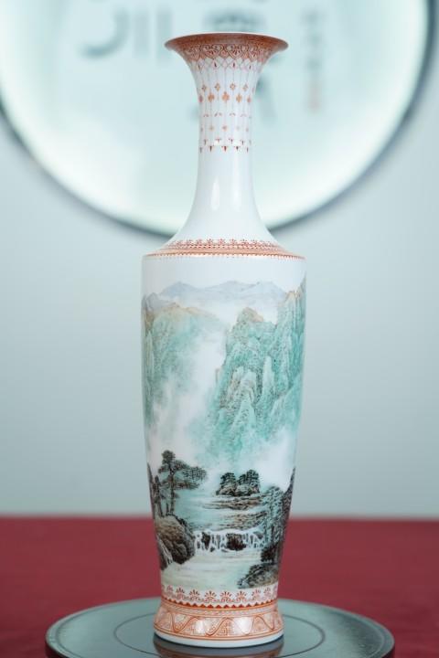 重工粉彩山水瓶 商品图0