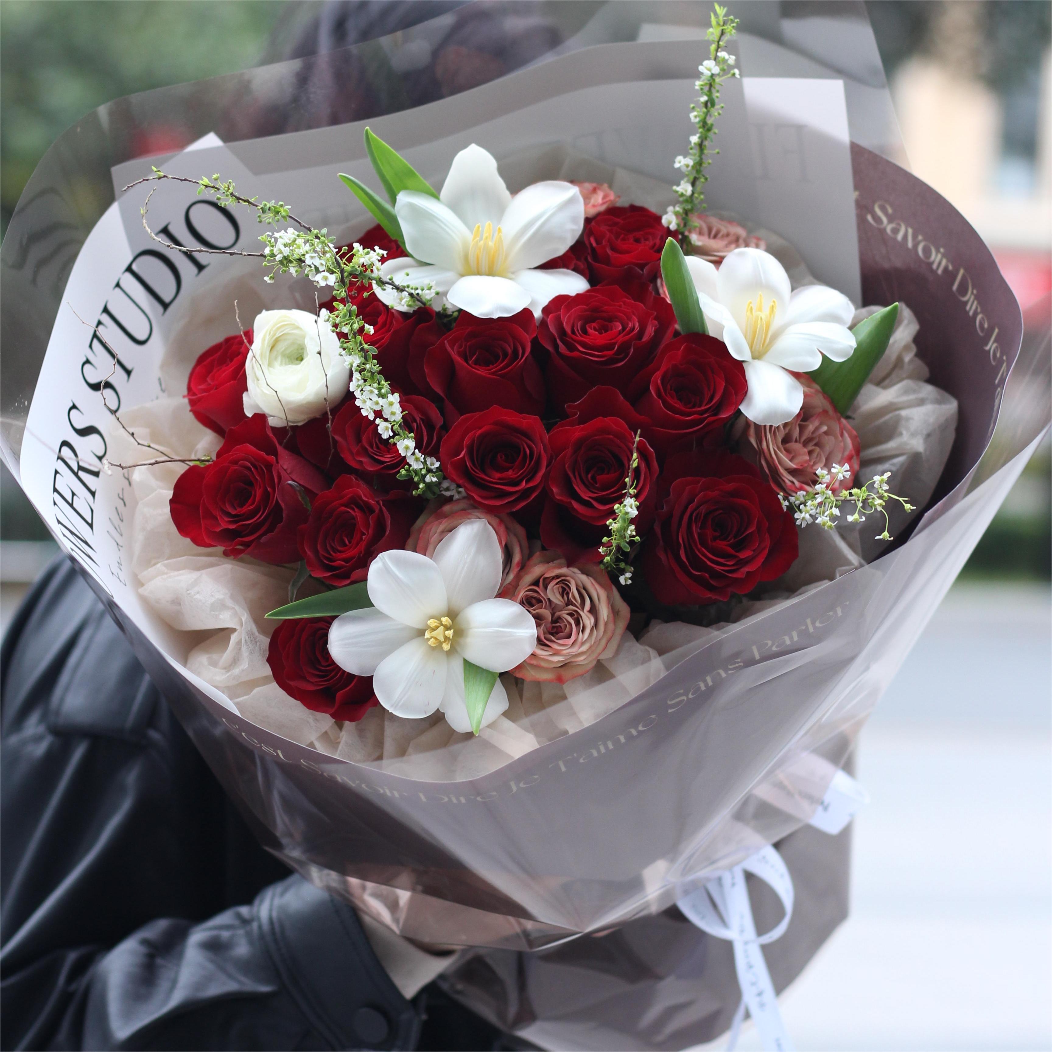 满心欢喜（郁金香+卡布奇诺+红玫瑰）