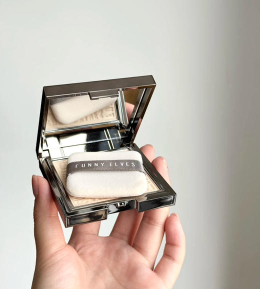 3D柔焦一触磨皮！新版funnyelves方里蜜粉饼7g控油定妆持久柔焦 商品图5
