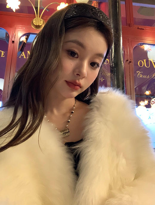 香奶奶 24B新款灰白色菱格纹CF包包黑色珐琅字母珍珠项链 商品图0