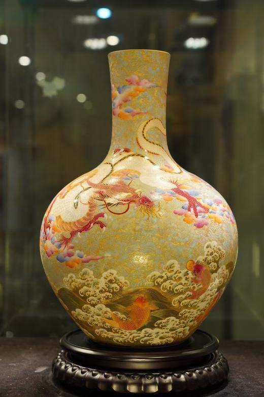 浅蓝地鱼跃龙门天球瓶 商品图0