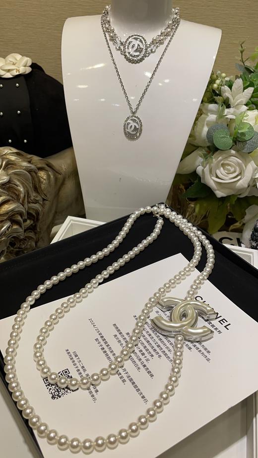 香奶奶 25C新款珠光白色双C珍珠项链毛衣链 商品图2