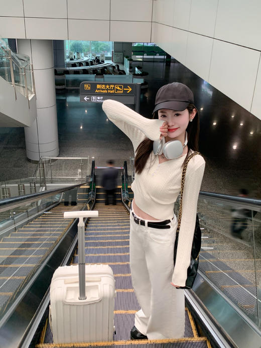 <曾小咸推荐>V领修身短款针织衫 日常149.99/件 立减90 秒杀59.99/件！！ 商品图7