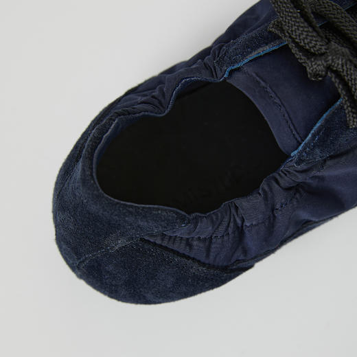 ROMI STUDIO“松弛复古”丝光牛反绒系带薄底休闲德训鞋 RWCSP31831 商品图4