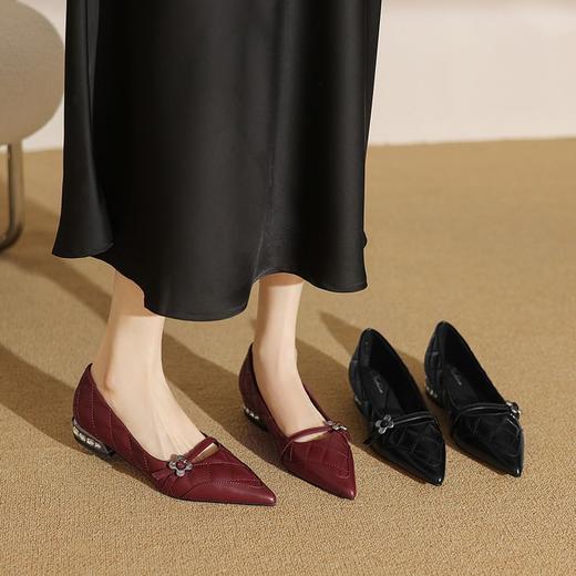 【预售5天】垫脚Q弹~春季新品质感水钻跟超软羊皮菱格一字带浅口单鞋YS&3833 商品图1