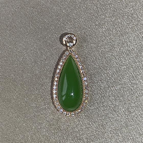 18K玫瑰金和田玉（碧玉）水滴镶钻吊坠 /单面水滴8*18mm/高色苹果绿