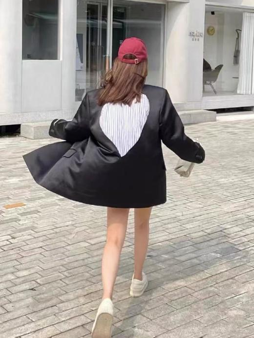 七夕福利-NO退 醋酸~明星同款【外套】缎面65%醋酸爱心条纹镂空西装外套-喜出 商品图2