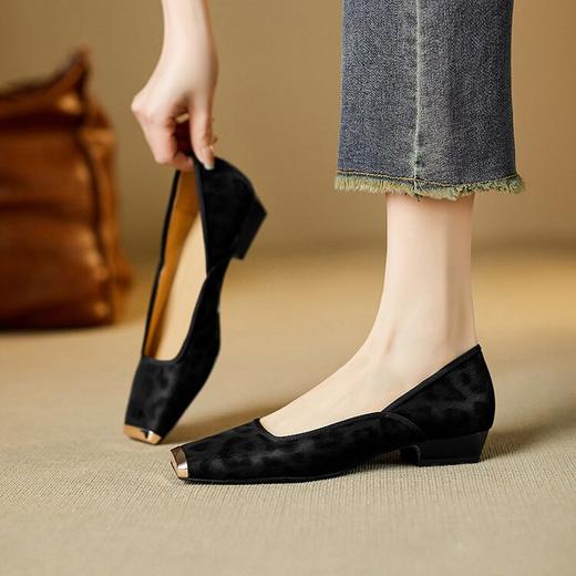 【预售5天】法式豹纹防踢方头低粗跟浅口单鞋女新款时尚国风中式单鞋MBJR&6805 商品图3
