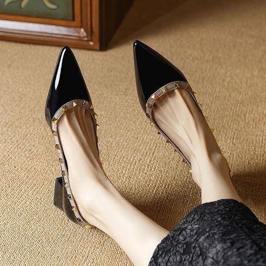 【预售5天】头层牛漆皮4cm铆钉单鞋女春秋四季鞋真皮中粗跟百搭女鞋HYDD&L611 商品图2