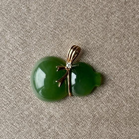 18K玫瑰金和田玉（碧玉）镶钻葫芦吊坠/单面葫芦12*18mm/菠菜绿