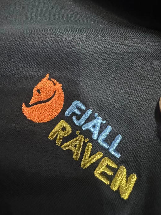 正品北极狐 vr3 colors logo 春夏T恤

S M L XL XXL  保真 黑色白色 

180/75kg L码 参考 

三色经典logo印花 瑞典顶级户外 商品图2