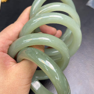 和田玉手镯胶润感特价 商品图0