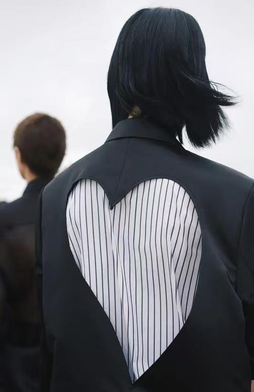 七夕福利-NO退 醋酸~明星同款【外套】缎面65%醋酸爱心条纹镂空西装外套-喜出 商品图5