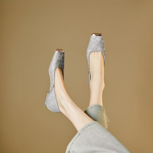 【预售5天】法式豹纹防踢方头低粗跟浅口单鞋女新款时尚国风中式单鞋MBJR&6805 商品图1