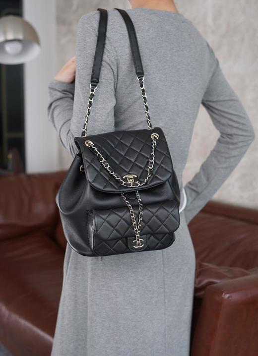 香奈儿24新款Duma双肩包黑色大号（HH） 商品图5