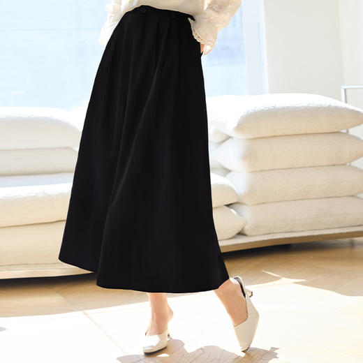 VICTORIA&VERA春季“云舒”简约扣子褶皱松紧腰A字大裙摆半身裙 商品图3