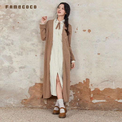 Famecoco范可儿开身毛衫长款含绵羊毛胸口刺绣纯色无领FAB6DF002 商品图1