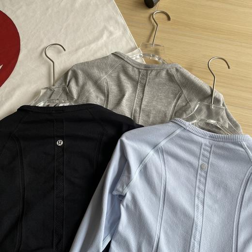 点此购买 lulu露露乐蒙Swiftly Tech女子针织工艺提花瑜伽长袖打底衫 cp LL 310217 商品图8