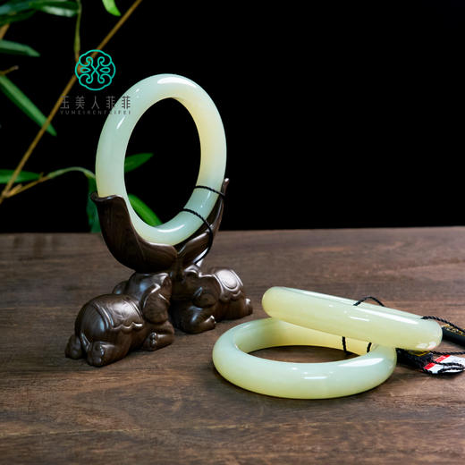 和田玉宽版手镯 商品图0